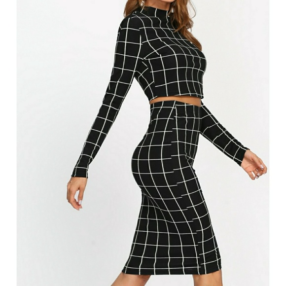 🌿LAST ONE🌿VIVA | Black Crop Top & Pencil Skirt - Picture 5 of 8